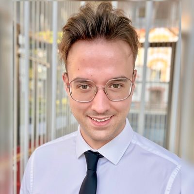 ManuelePopovici's profile picture. Author of WHAT REMAINS: of Mirrors, Stones and Boats (Italian edition)
Coming soon: German & English
I write poems that shed light on the unfiltered real world.