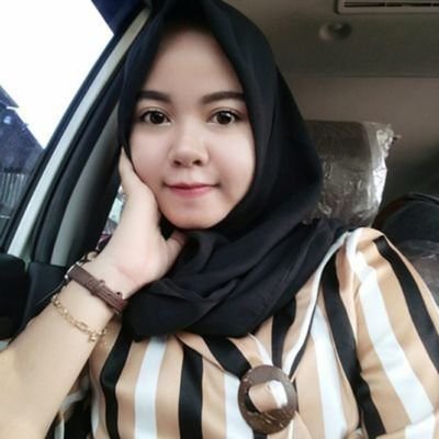 Dhinda_8's profile picture. 