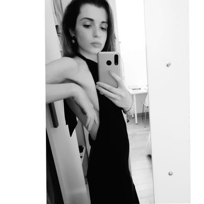 Principessa imbronciata dell'universo olografico.