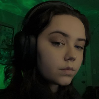ThisIsHarlyn's profile picture. 23 Artist / Engineer 🎚️ ,,, Comp player for @godslayersgg