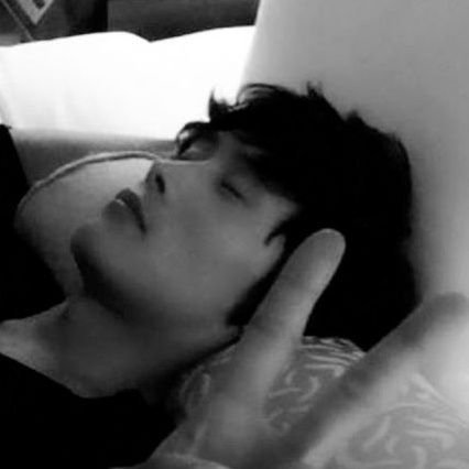 OZ0n79's profile picture. 그냥이병헌이넘쪼은녀자가됨..//♥︎ | 비계 @ZR0N79