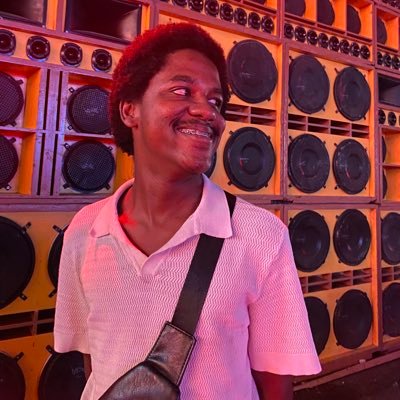 quem sou eu ? : adrihêl. qualquer coisa entre em contato com meu advogado, eu mesmo.🏳️🌈🕺🏾🏃🏾♂️