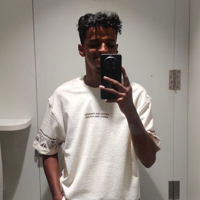 isatyajeet9's profile picture. Chasing dreams, coding reality | Nightly debug and Kohli cover drives