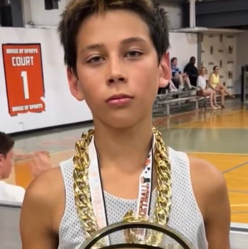 13 y.o, 5’4 100lbs, point guard, shooting guard, 8th grade class of 2030, Stamford,CT. https://t.co/eXvDx1suqF