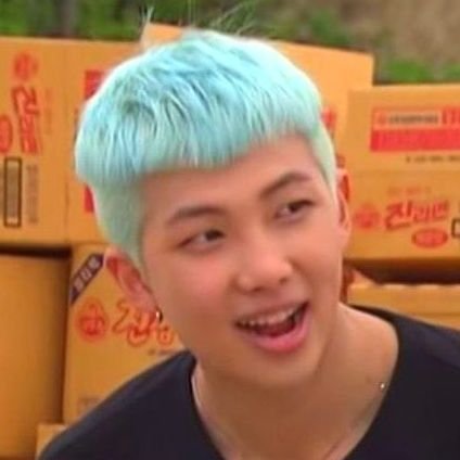 mujer de namjoon, madre de taehyung, novia de jungkook, hija del taekook, 1 de carne 2 de choclo