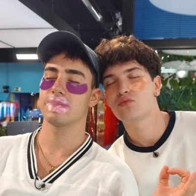 Comentando #OT2025 mientras espero a que anuncien a la siguiente generación de #LaAcademia🧍🏼♂️