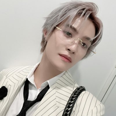 𝟷𝟶:𝟸𝟹 𝚊.𝚖. 🤍🪞⸝⸝ — fan account #런쥔 & #양양 🧴♡’