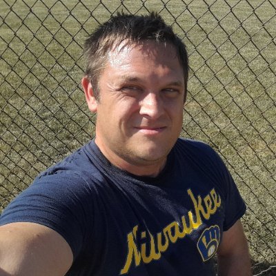⛪🚔🇺🇸
Christian. Runner 🏃 @Brewers @Packers @Bengals 🎾 🎾
born and raised in Wisconsin 🧀 Lakota West Dad #WEareLakota