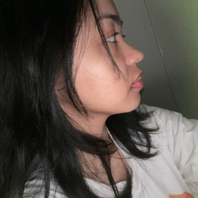 mostly politics, cats, music, manga, movies, fashion, design and markhyuck // 27 // she/her