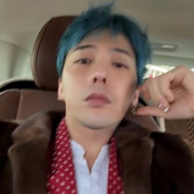 full time mint hair jiyong lover 🛐