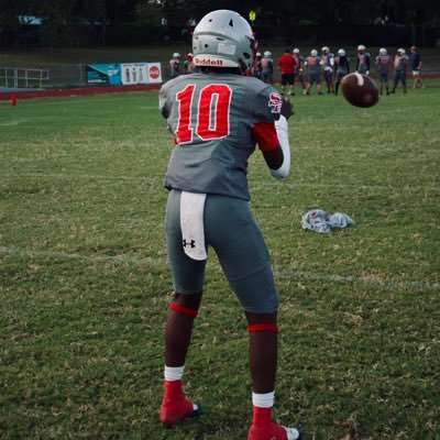 c/o 2029 student athlete 3.5 gpa wide receiver /athlete Santa fe high school