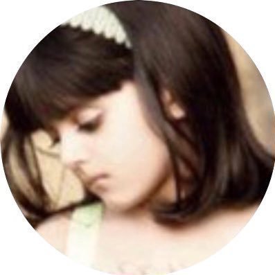 برحيلك رحلت روحي معك ولم يتبقى لي سوى ذكرياتك تناديني لأداوي بها جرح السنين💔🥺 #ابكاني_رحيلك_اخي