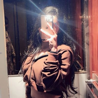 ~जिंदगी और कुछ भी नहीं, तेरी मेरी कहानी है! 🤍
23🪷