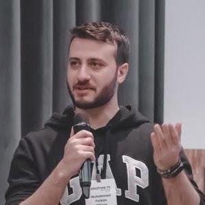 ⚡️ Software Engineer
🤖 Speaks about Tech, Software and more!