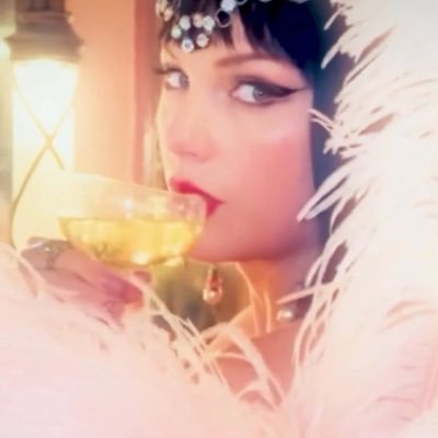 eyelinerpink's profile picture. dancing is a dangerous game