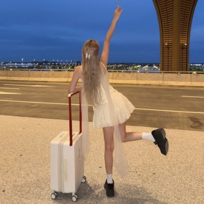 ✨ Just a girl with big dreams and a heart full of adventure. 🌍💖