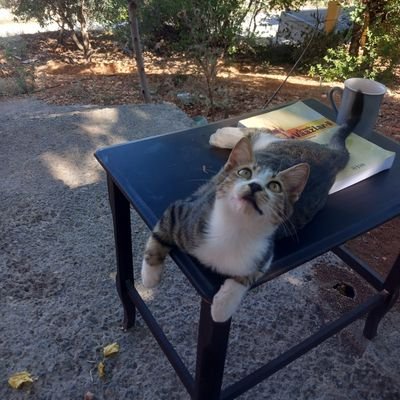 Allah'a yakın ol da bırak herkes sana uzak kalsın...