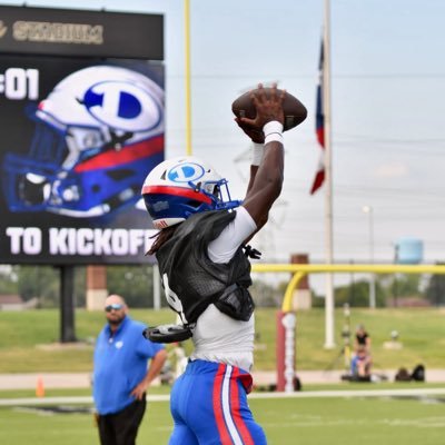 LongJaycob223's profile picture. DICKINSON HS class of 2027🧑🏾‍🎓5’9/164lbs/3.4GPA/DB TWO SPROTS🏈🏃🏾💨 📱409-223-6325                          Email: Jmoneyjay223@gmail.com