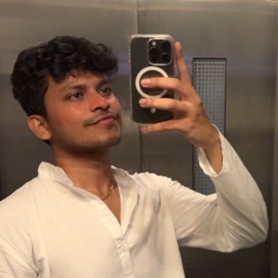 nishhhhit's profile picture. bas mast raho aur rehne do 🇮🇳