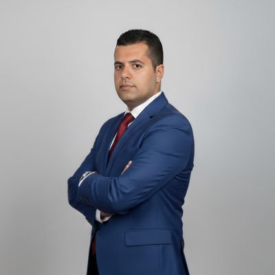 خبير تسويق و إدارة أعمال في القطاع الصحي في الشرق الأوسط و مهتم بالتصوير الاحترافي للاندسكيب و الهايكنج و تسلق الجبال