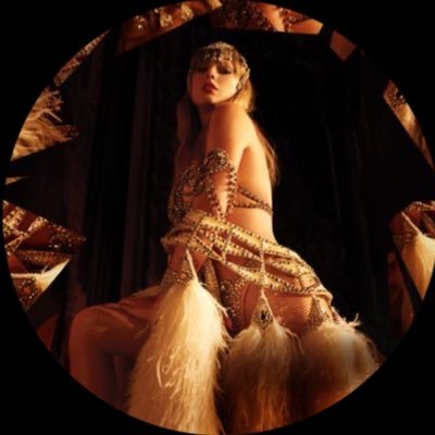 The Life of a Showgirl: The Crowd is Your King Edition - Vinyl collection is available now!! (@Target Exclusive) 🎟️🔍