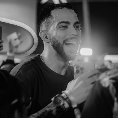 amante de música eletrônica e meu insta é @eusouryc também