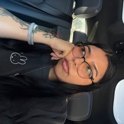 hi | she/they