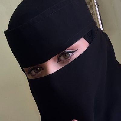 🌹🌹نَظَرتُ إلى الحَياةِ فَلم أجِدهَا سوى حُلمٍ يَمُرُّ ولا يعودُ❤❤❤