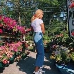 Ajarhe17343's profile picture. 