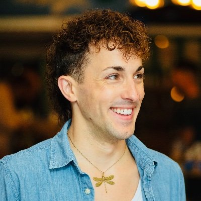 current @clockinclgbt | @IAStonewall Chair | jazz hand whisperer | formerly @joebiden, @padems, @petebuttigieg | 👽