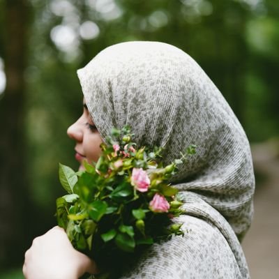 cloudyymooon's profile picture. یکی اون بـالا حواسش هست بـت❥.||مبتلا به عکاســـی彡