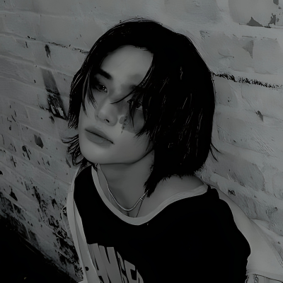 nxsneki's profile picture. ᅠ ⋆ ﹠̲ ﹠̲   𝐭here's   nowhere   we   can   hide,   we   still   are   made   of   𝐠𝐫𝐞𝐞𝐝.