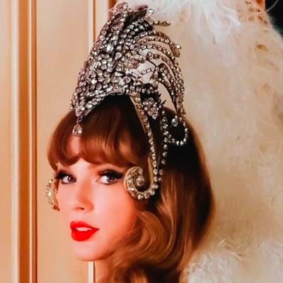 AlbatrossTower's profile picture. 💖 Eras 8/05/23

🌜Hopeless romantic
🖤 The Albatross 

Basically, a TS acct
🌌 Current: Style, 22, Getaway Car