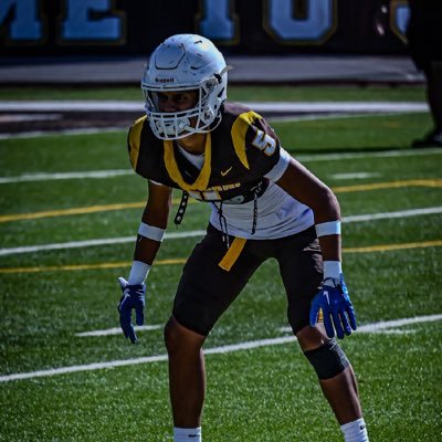 C/O 2029 | LB/DE | 5’11 | 175 lbs | Honolulu, Hawaii | 808-308-6092