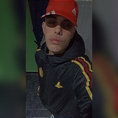 mi hija mi vida 😻😻
Stephen king máquina 😎
rock y rap a morir 😍
age 26
BOCA JUNIORS FOREVER 😍😍😍❤️