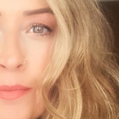 karahindiba0102's profile picture. 