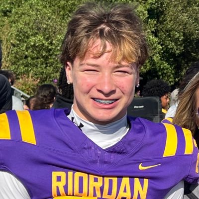 Class of 2029, 3.9 GPA Archbishop Riordan HS - RB 5’10 160 lbs, Track Athlete, Instagram @Chase_Elzey Email: chaselzey@gmail.com NCAA -#2503548284