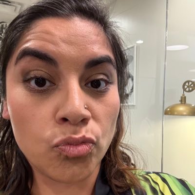 Momprenuer doing her best to save our children one idea at a time. 🇺🇸 🇲🇽