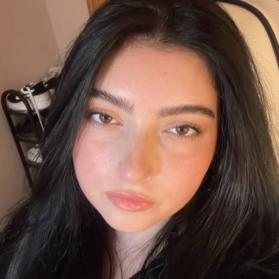 _emili4's profile picture. 