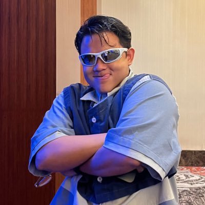 stiongur's profile picture. i dance at clubs like paul mescal