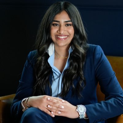 Rania___305's profile picture. Defender of all things Miami 🌴, Entrepreneur📈, Debater⚖️ Motto: Learn, Earn, Serve