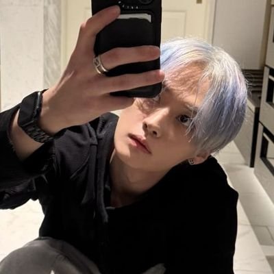 it's me and fanfiction against the world 🥢ㅤ
⌗ 8 is fate .ᐟ