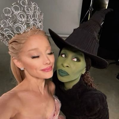 Daenerys stan
Lestat de Lioncourt and Daemon targaryen lawyer
Lucrezia Borgia&Hurrem lover
Loustat/Daemyra/Jackieshauna
Anya Taylor Joy's girlfriend 💕