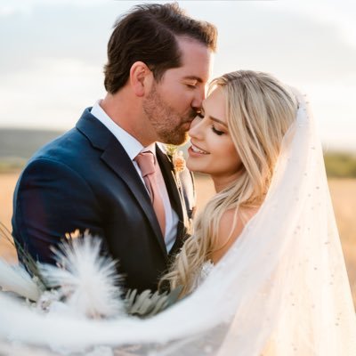 pinkafterblue's profile picture. Wife. Mom. Business owner. YouTuber 🎬🎥📺💕