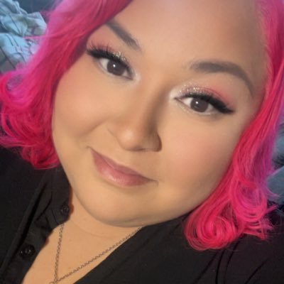 31/Latina/Married/Queer🏳️🌈/🏳️⚧️ally🇲🇽/Wizard of Oz enthusiast🌈🫧💖🖤Horror/Clowns🎪🔪🩸Skyrim/LOTR/Dark Crystal/Comic Book nerd