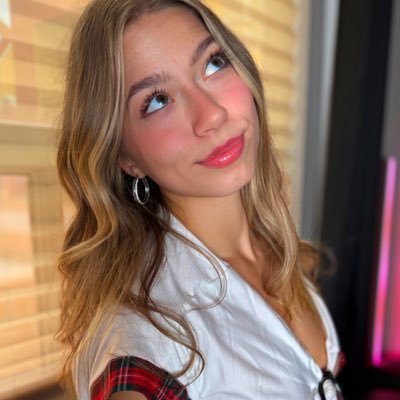 Sweet face, spicy content. Subscribe if you like trouble - I'm the good kind 🙈👇🏼 ONLY ANSWERING MESSAGES ON OF Business summerclinee@gmail.com