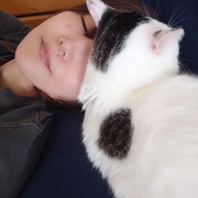 #おうちごはん / #猫 / #日常 /日々の義務を自分的エンタメに変える努力
※フォローが勝手に外れる現象発生中 ご一報いただくか気付いたら直します