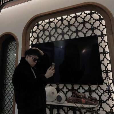 LouisLe2003's profile picture. Chill thoi horny…