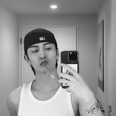 DJ model open relationship or Friends please accept my friend request and follow me back