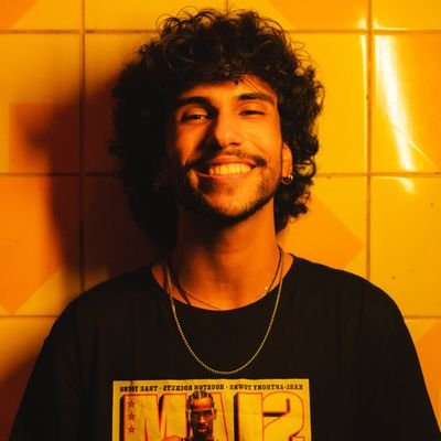 degustador de itaipava, conoisseur de prensado e estrangulador profissional
vem aqui no Tchelo's (quando abrir)